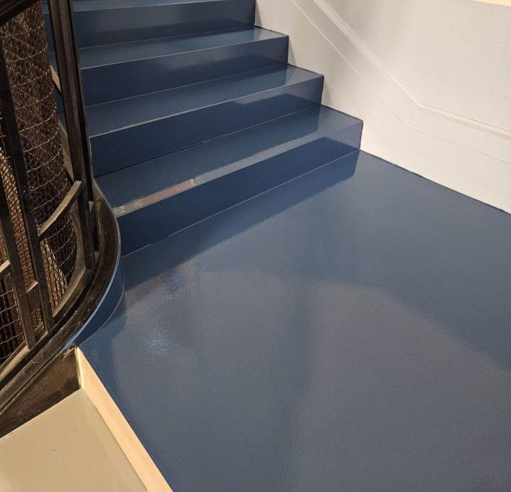 Revêtement escalier résine lisse Carrières-sur-Seine